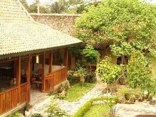 Mettaloka Guest House And Art Space