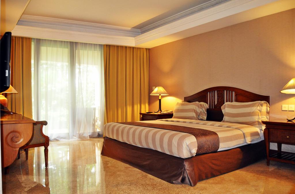 Lorin Business Resort and Spa Solo Hotel Murah